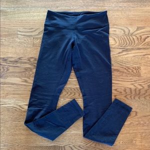 Lululemon Wunder Under-Size 6